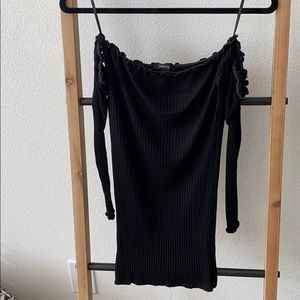 Off shoulder sweater. Forever 21